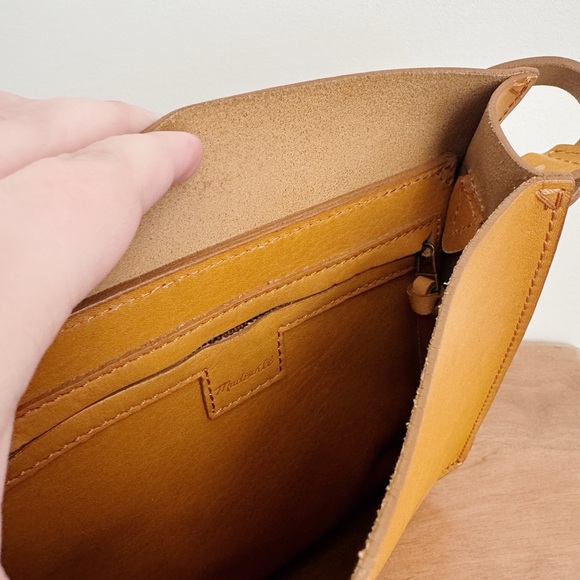 Madewell Brisbane Crossbody Bag - Picture 12 of 14